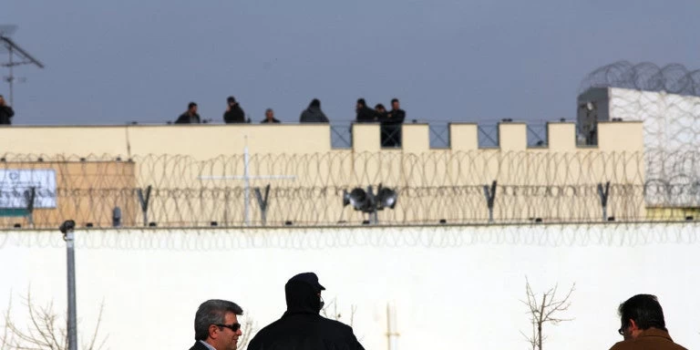 Φυλακές Τρικάλων: Κρατούμενος επιτέθηκε σε υπάλληλο και τον τραυμάτισε